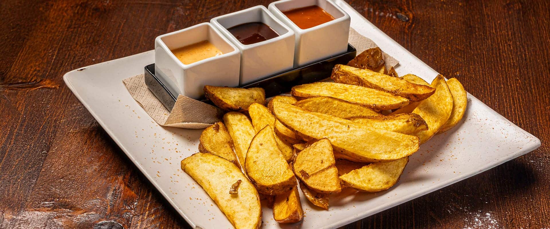 patatas caseras con 3 salsas del Ginlab