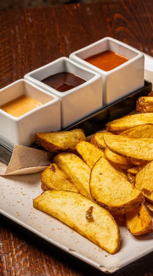 patatas caseras con 3 salsas del Ginlab